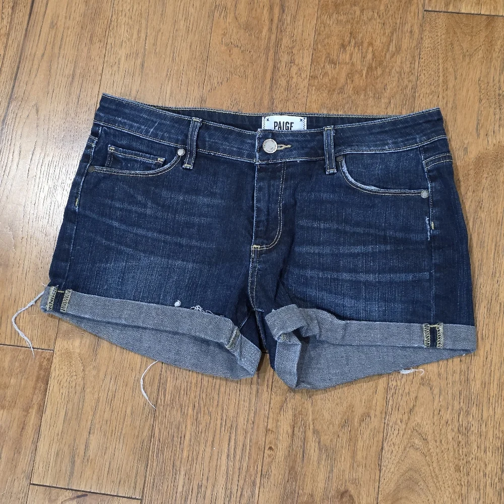 Paige Jimmy Jimmy Dark Blue Denim Stretch Shorts Whiskering Clean Girl Chic. 28